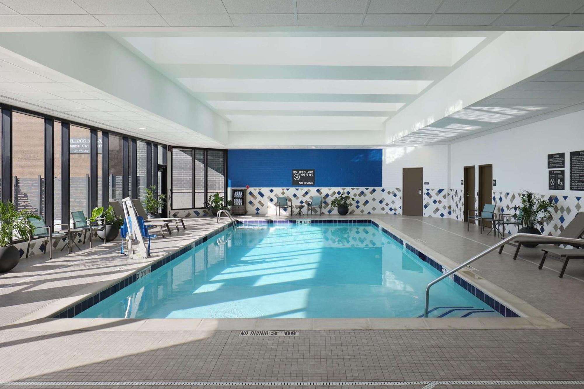 Doubletree By Hilton Battle Creek Hotel Exterior foto